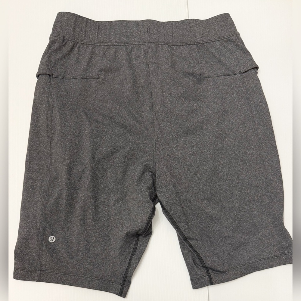 Lululemon Large Charcoal Grey Men's Intent Shorts - Picture 5 of 10